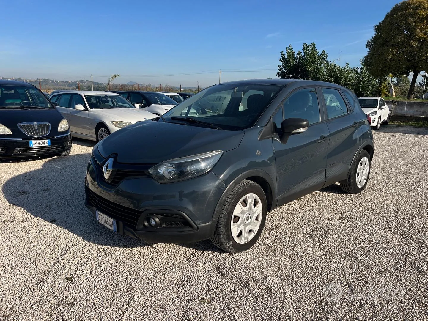 Renault Captur 2016 photo 2