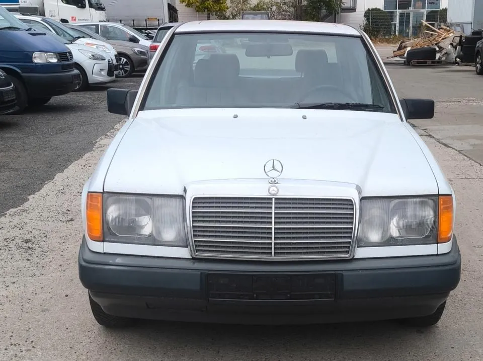Mercedes-Benz 200