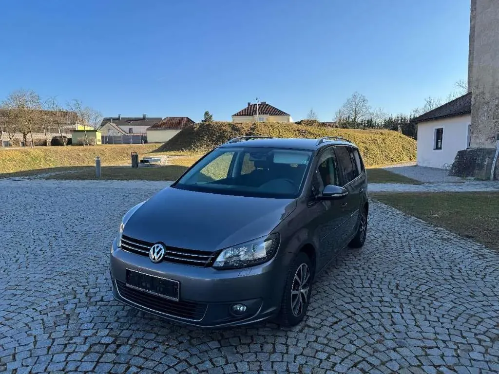 Volkswagen Touran 2014 photo 2
