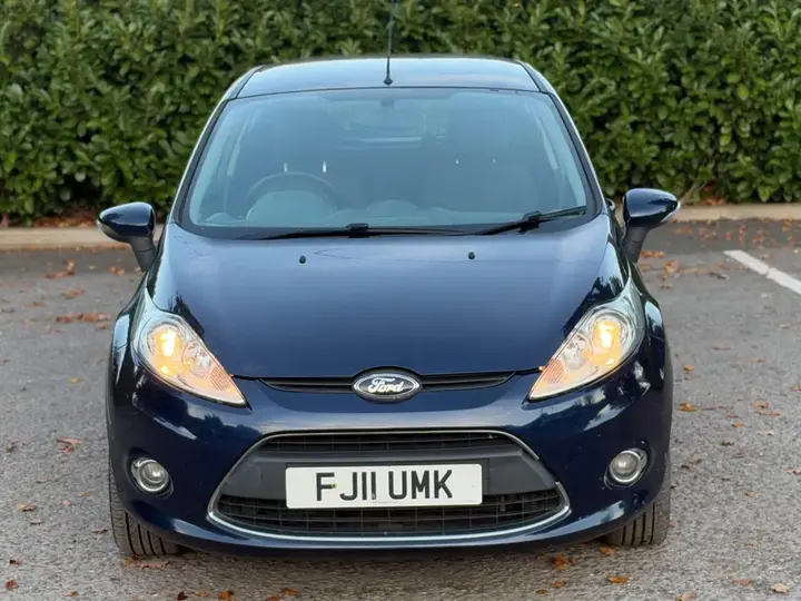 Ford Fiesta 2011 photo 2
