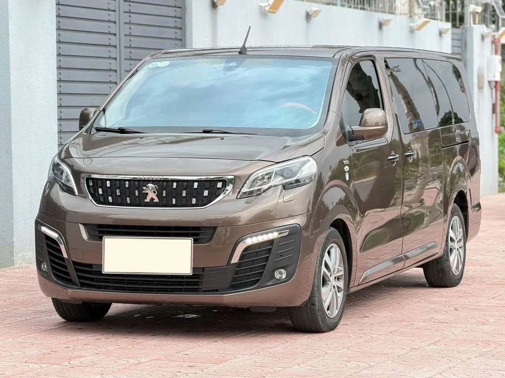 Peugeot Traveller 2019 photo 2