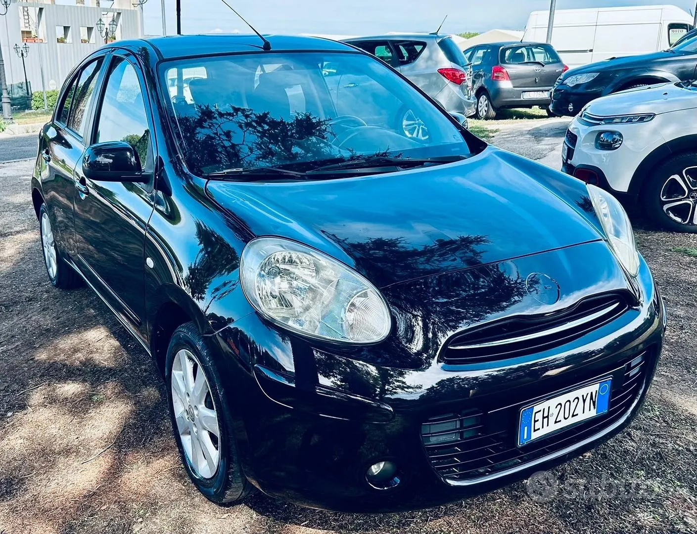 Nissan Micra 2011 photo 2