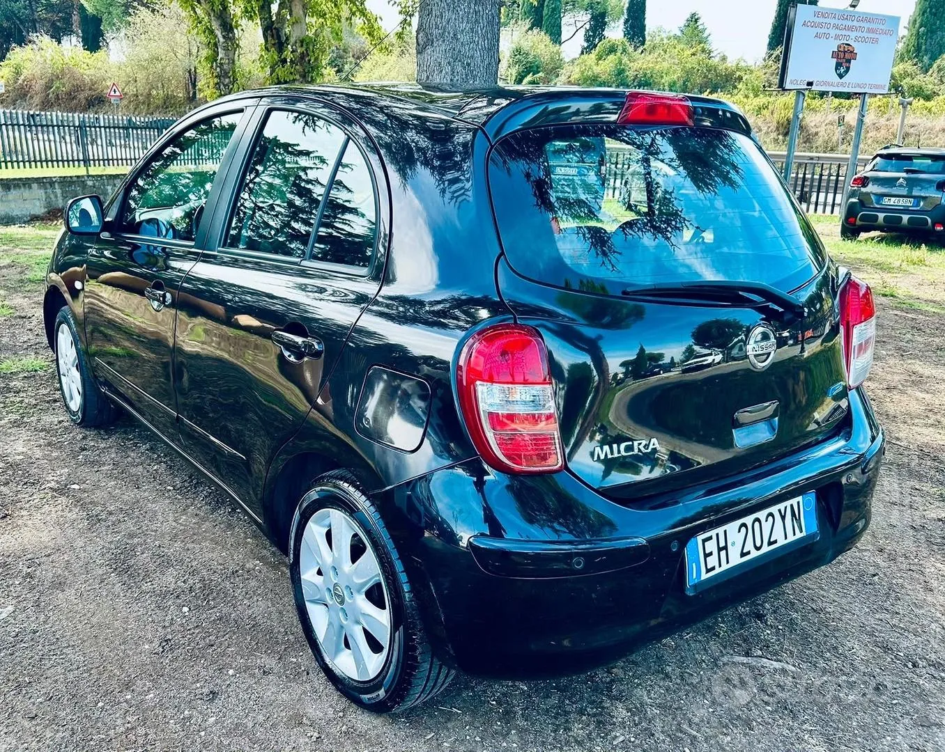 Nissan Micra 2011 photo 3