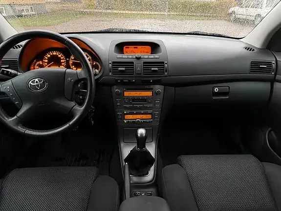 Toyota Avensis 2004 photo 3