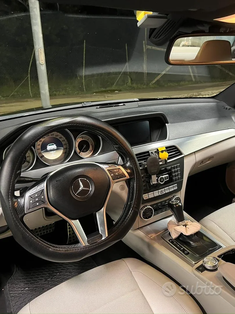 Mercedes-Benz C 2011 photo 5