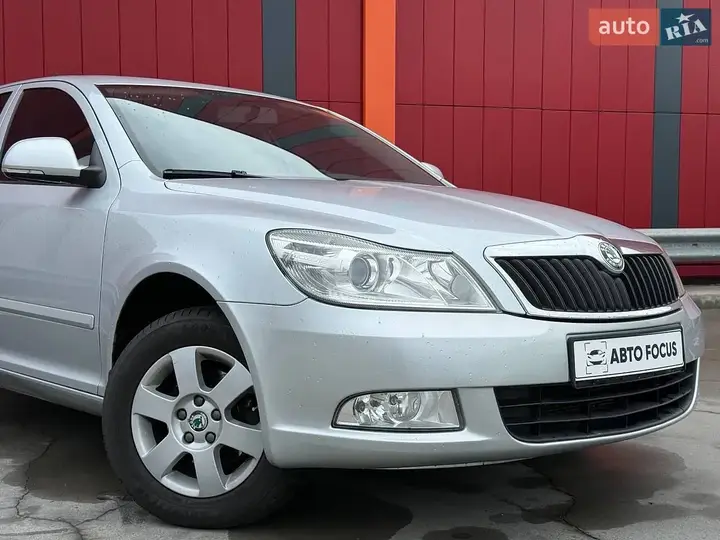 Skoda Octavia 2010 photo 2