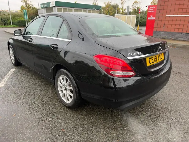 Mercedes-Benz C-Class 2019 photo 5