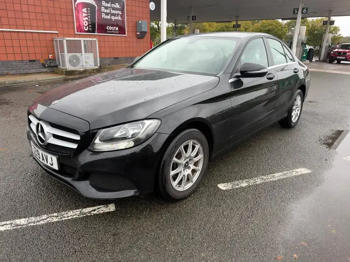 Mercedes-Benz C-Class 2019 photo 3