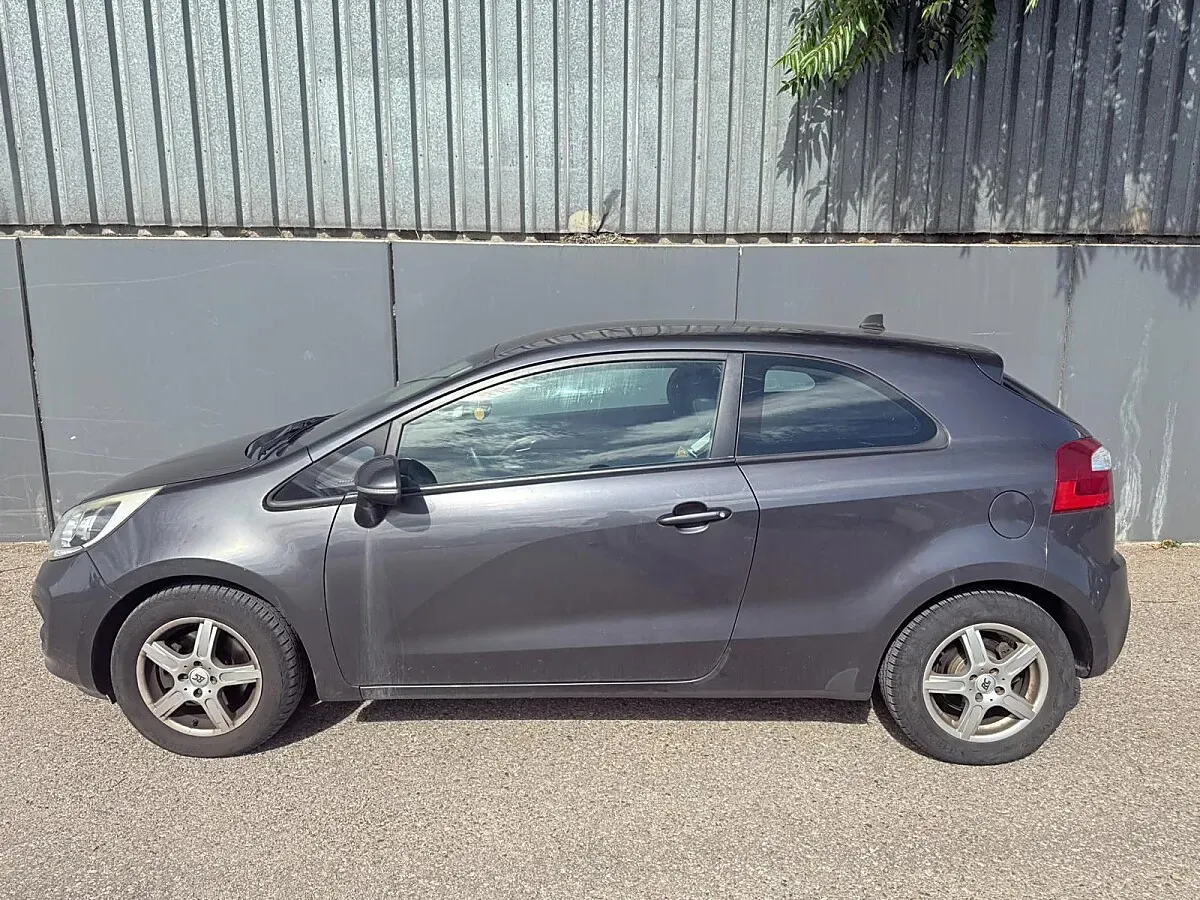 Kia Rio 2012 photo 2