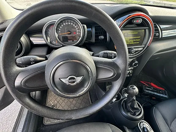 Mini One 2015 photo 5