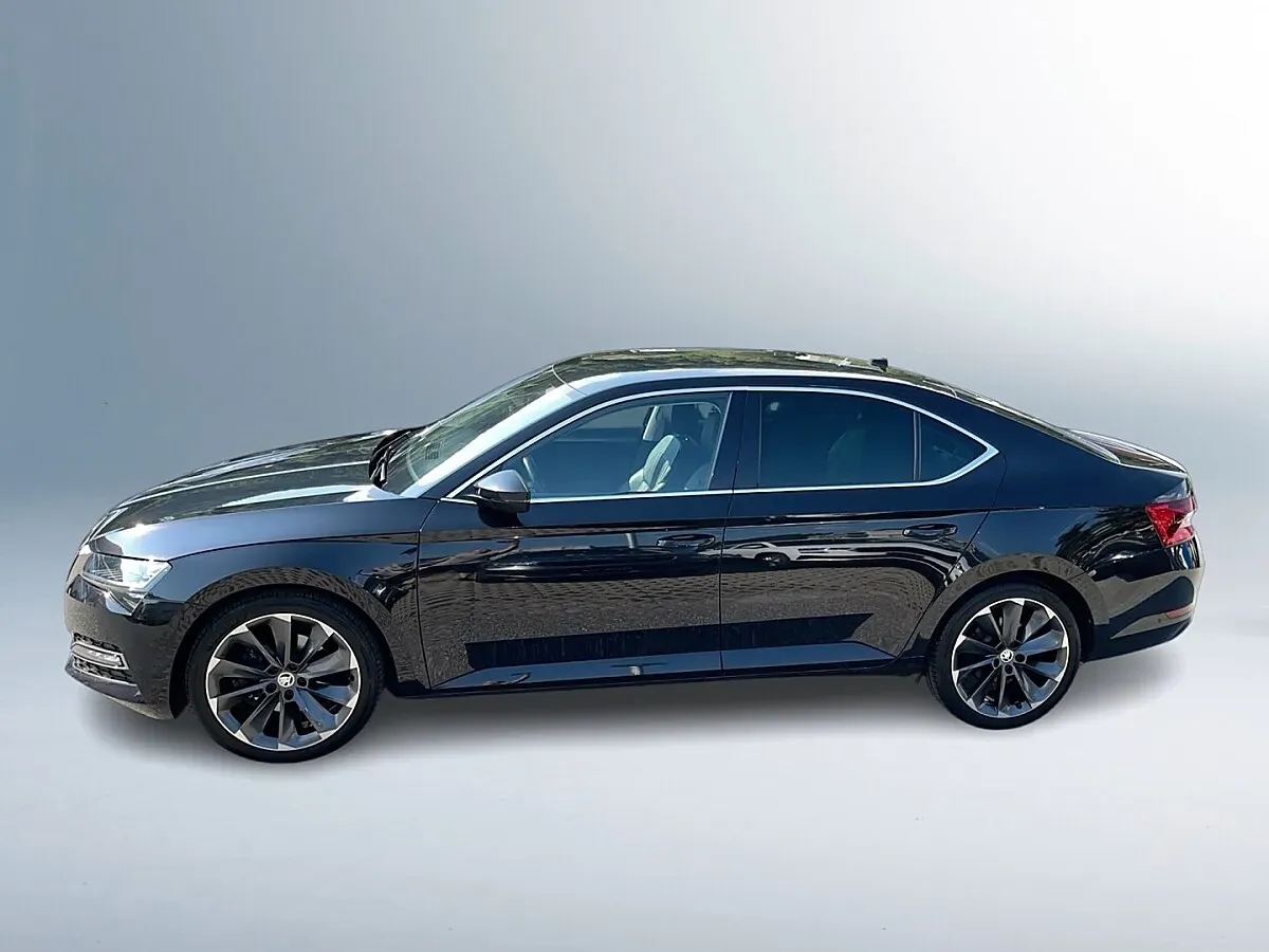 Skoda Superb 2022 photo 2