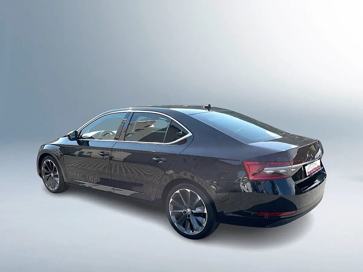 Skoda Superb 2022 photo 3