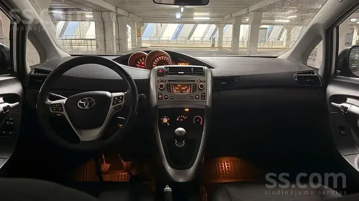 Toyota Corolla Verso 2011 photo 4