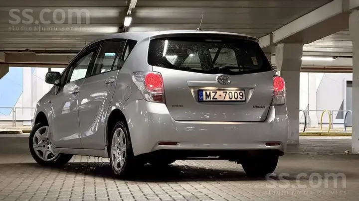 Toyota Corolla Verso 2011 photo 3