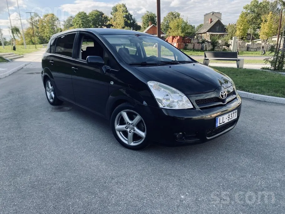 Toyota Corolla Verso 2006 photo 2