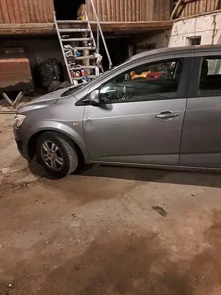 Chevrolet Aveo 2011 photo 2