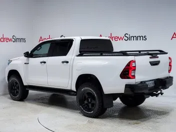 Toyota Hilux 2021 photo 3