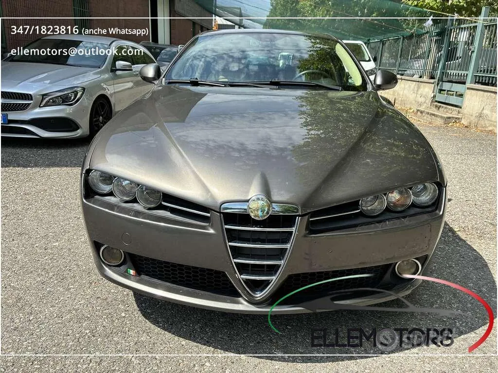 Alfa Romeo 159 Sportwagon 2010 photo 2