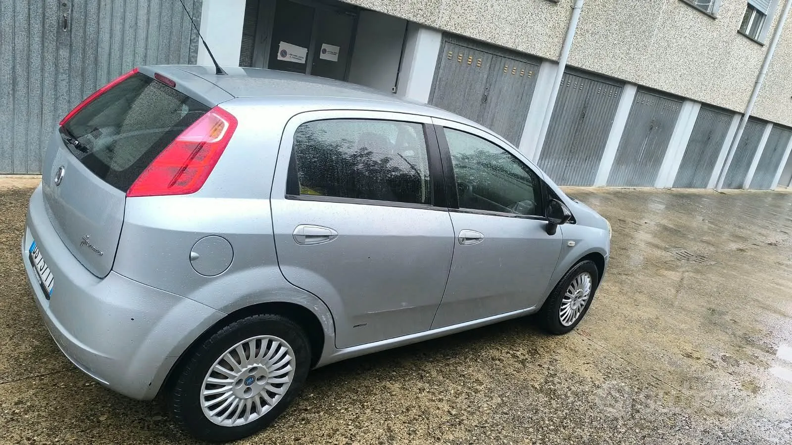 Fiat Grande Punto 2008 photo 2