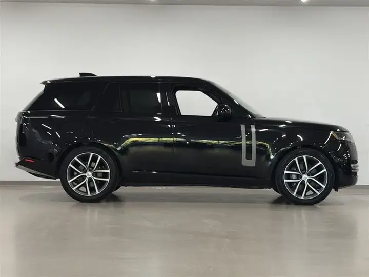 Land Rover Range Rover 2024 photo 3