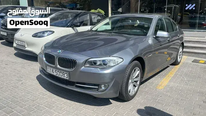 BMW 5 Series 2012 photo 2