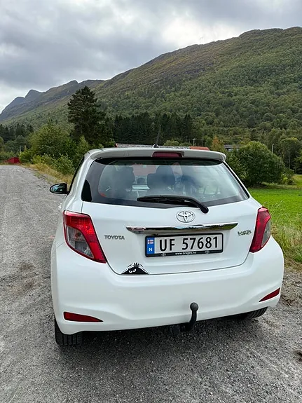Toyota Yaris 2013 photo 3