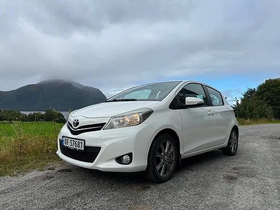 Toyota Yaris 2013 photo 4