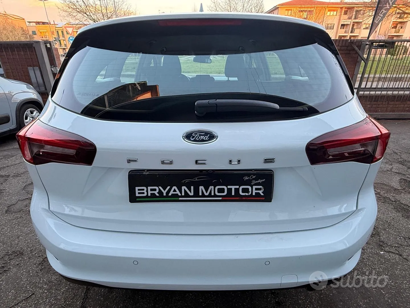 Ford Focus 2023 photo 3