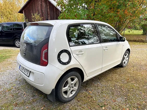 Volkswagen Up 2016 photo 3