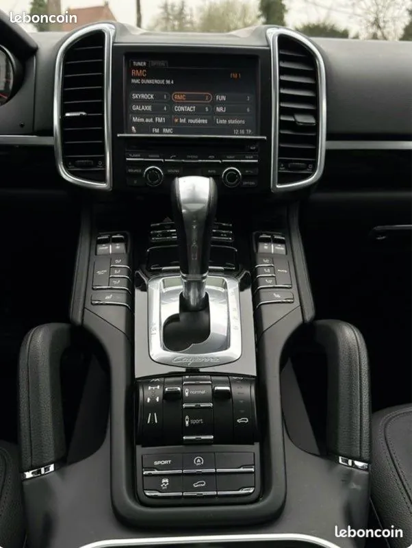 Porsche Cayenne 2012 photo 3