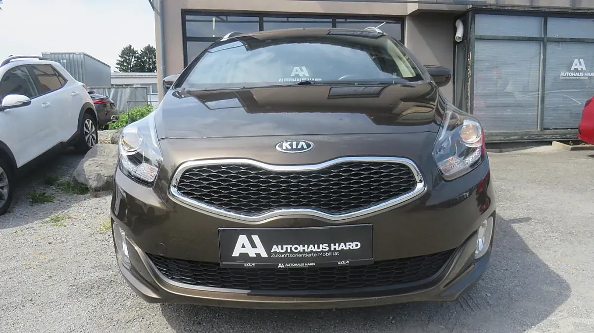 Kia Carens 2015 photo 2