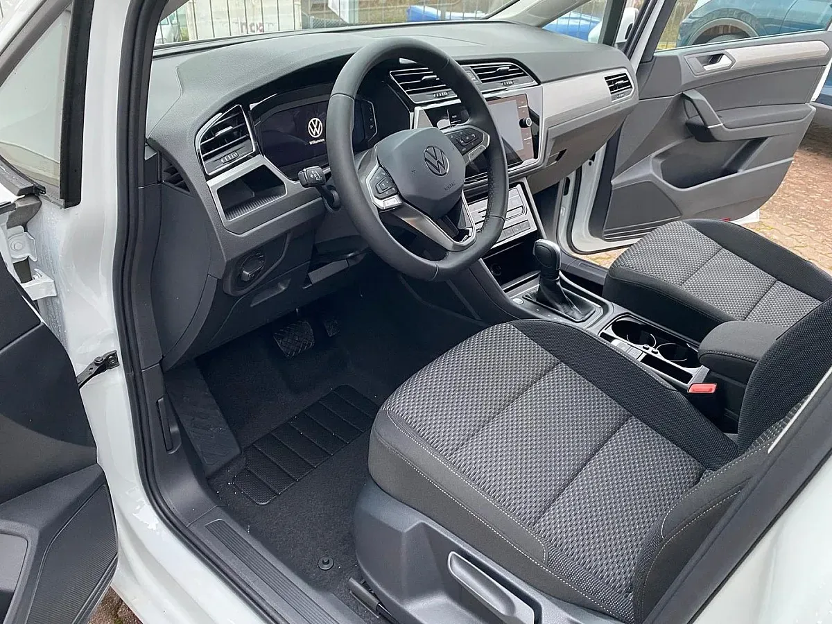Volkswagen Touran 2025 photo 3