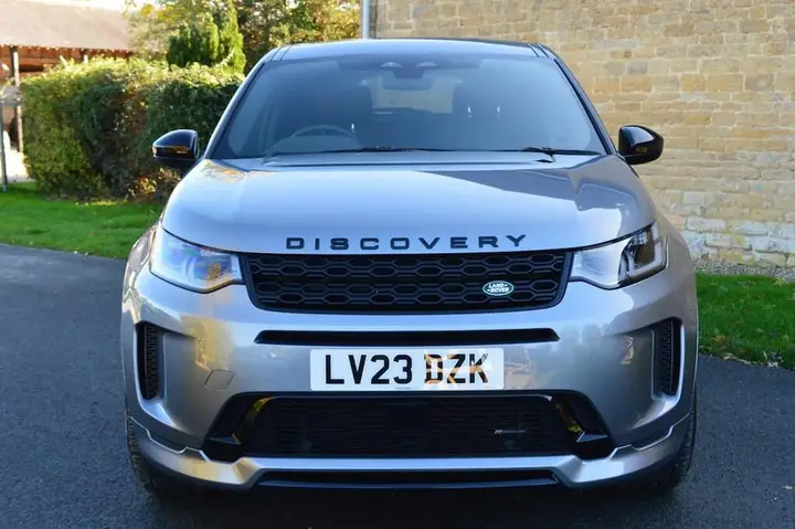 Land Rover Discovery Sport 2023 photo 2