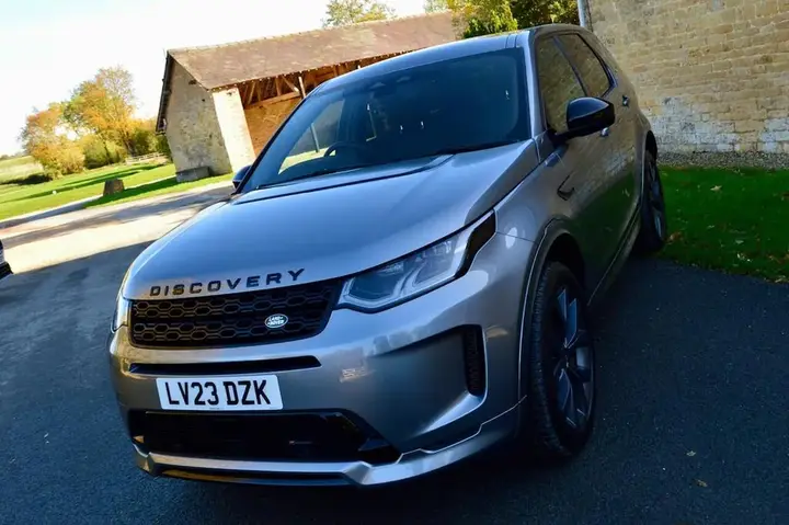 Land Rover Discovery Sport 2023 photo 3
