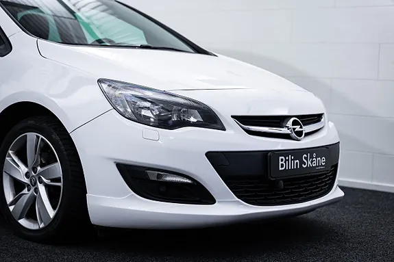 Opel Astra 2014 photo 2