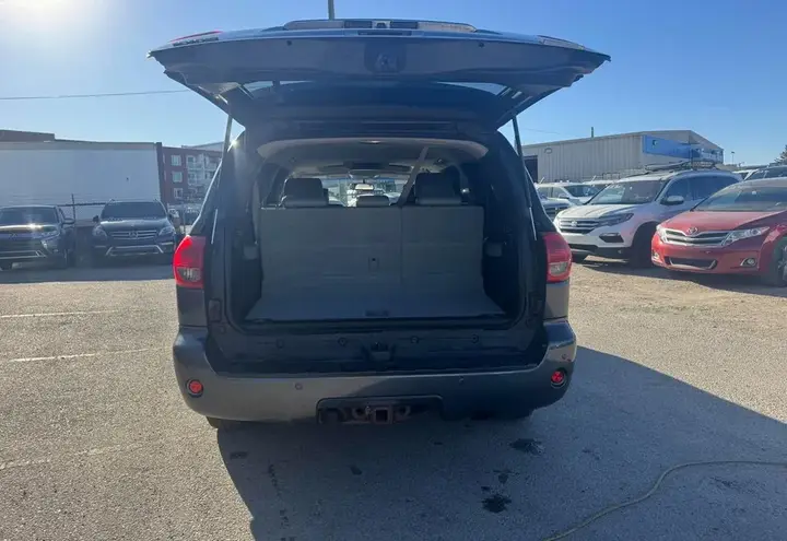 Toyota Sequoia 2008 photo 4