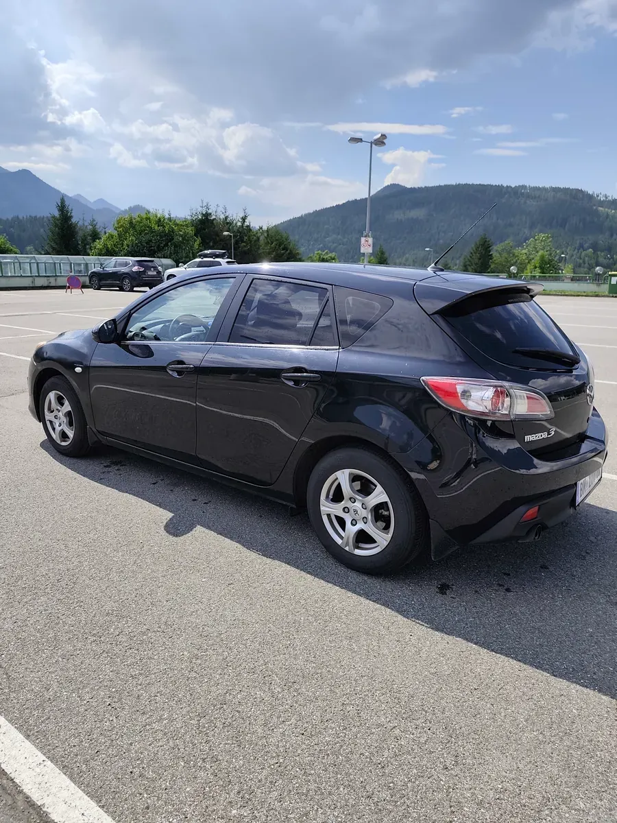 Mazda Mazda3 2010 photo 2