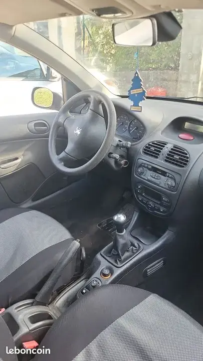 Peugeot 206 2001 photo 3