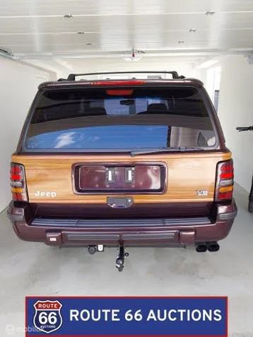 Jeep Grand Wagoneer 1994 photo 3