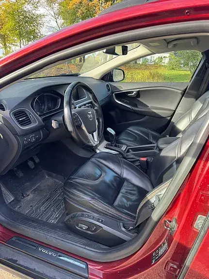 Volvo V40 Cross Country 2013 photo 5