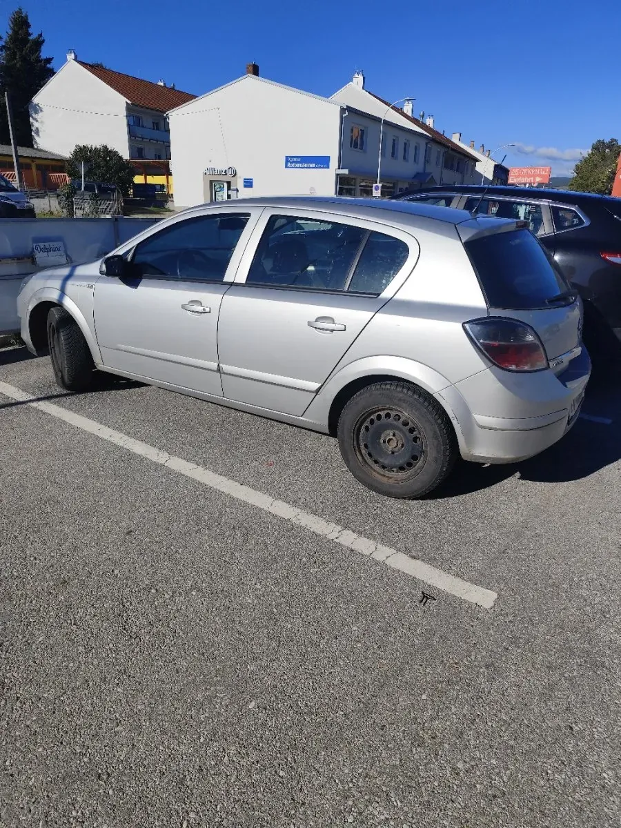 Opel Astra 2004 photo 2