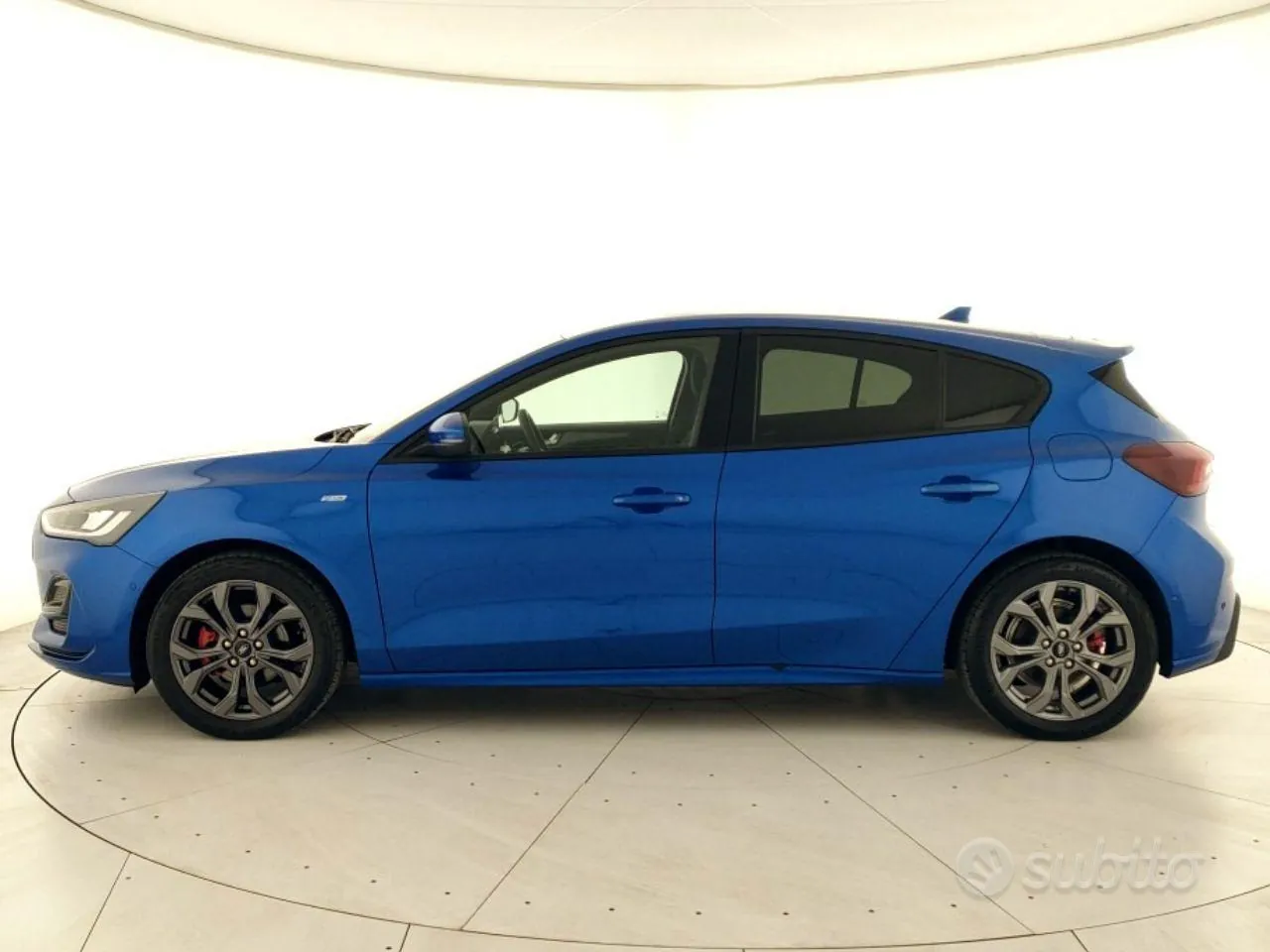 Ford Focus 2022 photo 2