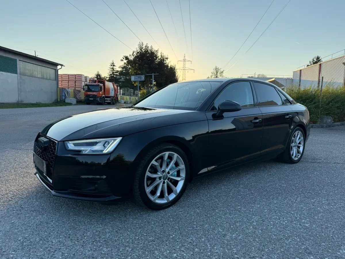 Audi A4 2018 photo 2