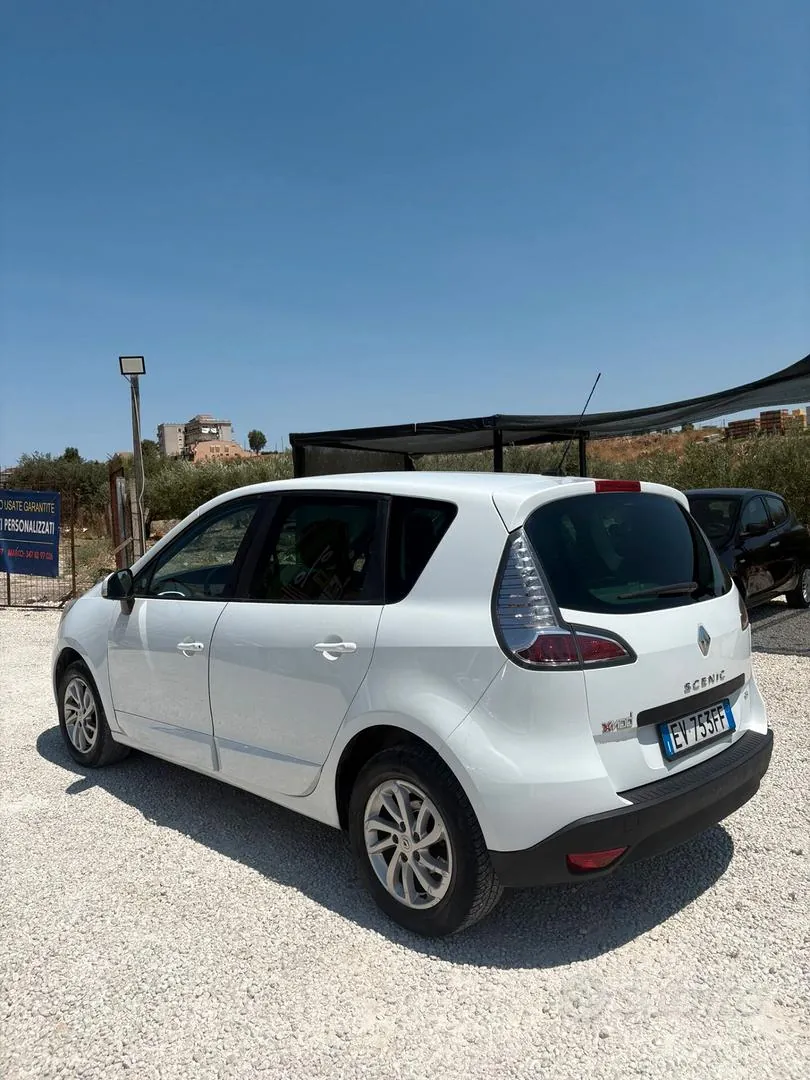 Renault Scenic 2014 photo 4