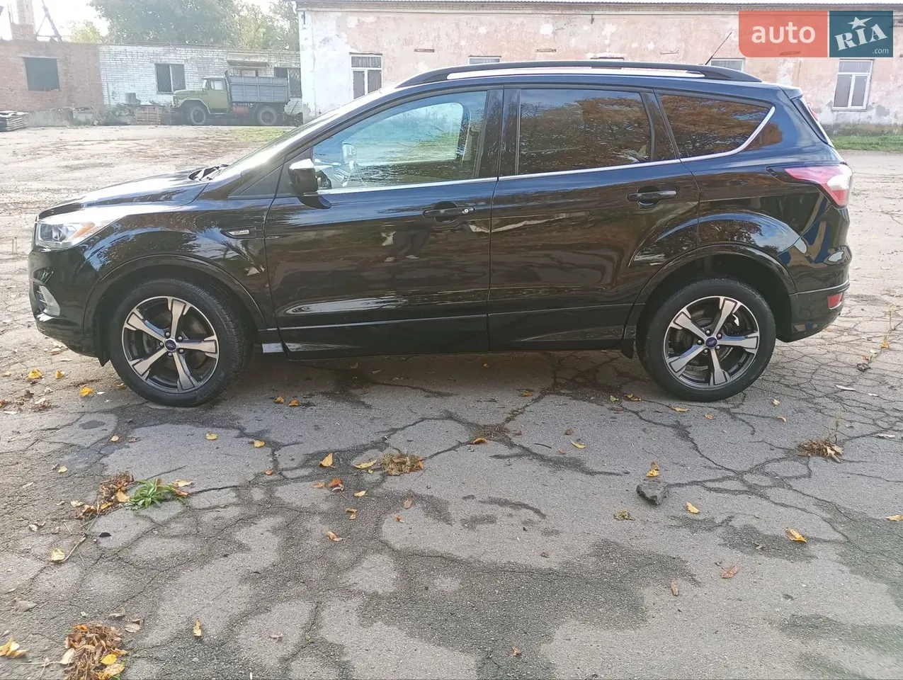 Ford Escape 2018 photo 2