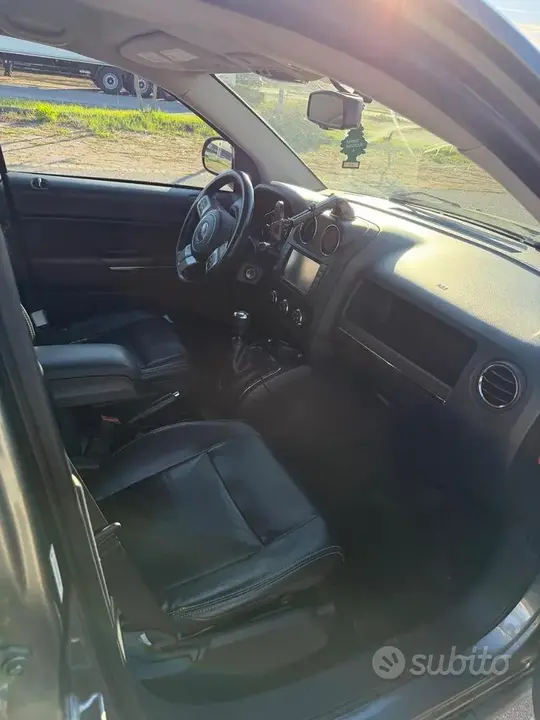 Jeep Compass 2011 photo 3