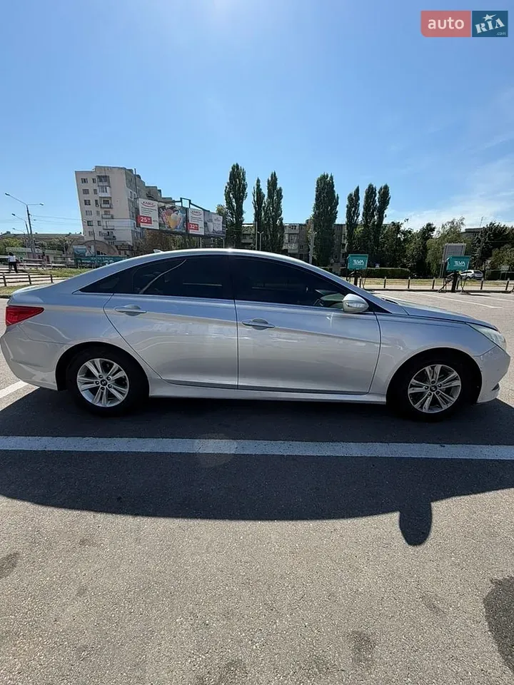 Hyundai Sonata 2014 photo 3