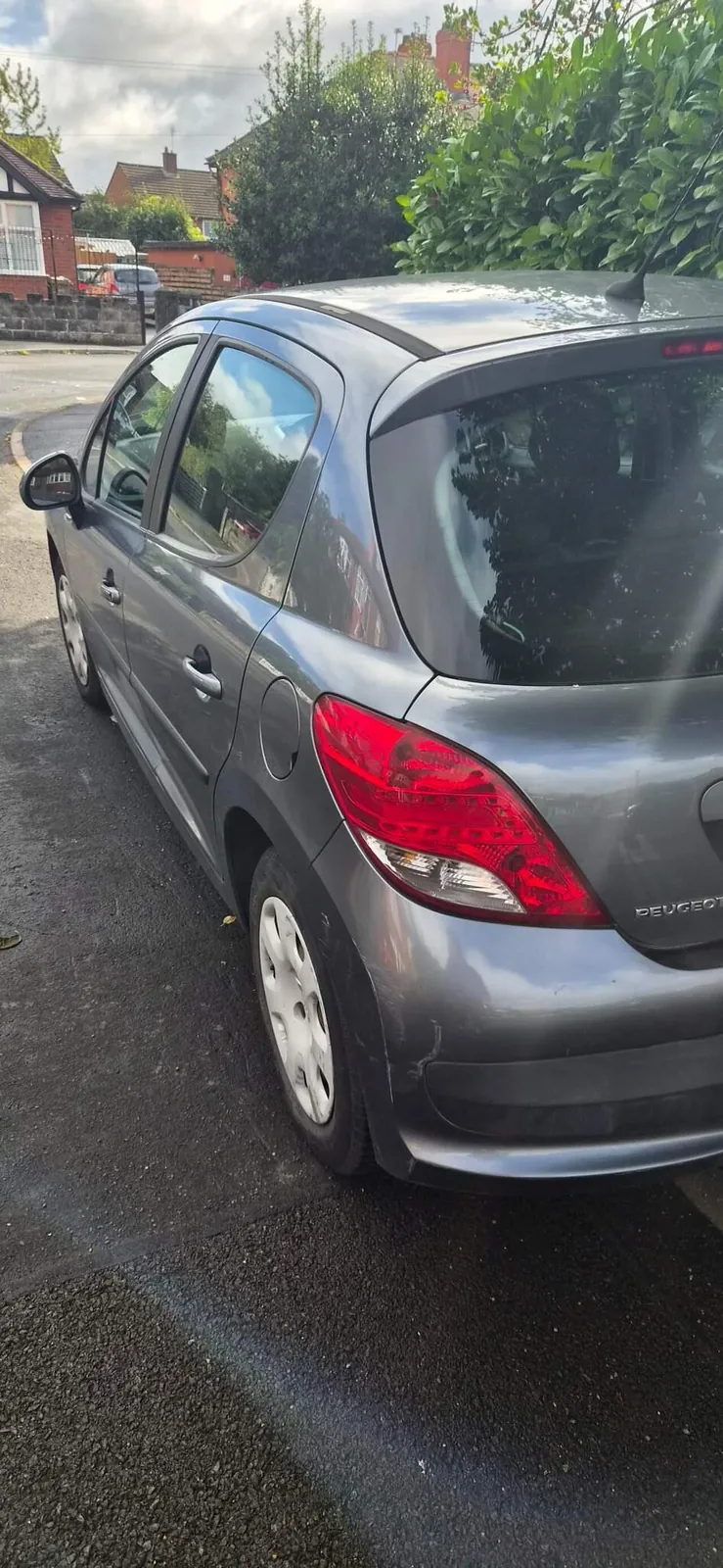 Peugeot 207 2010 photo 3