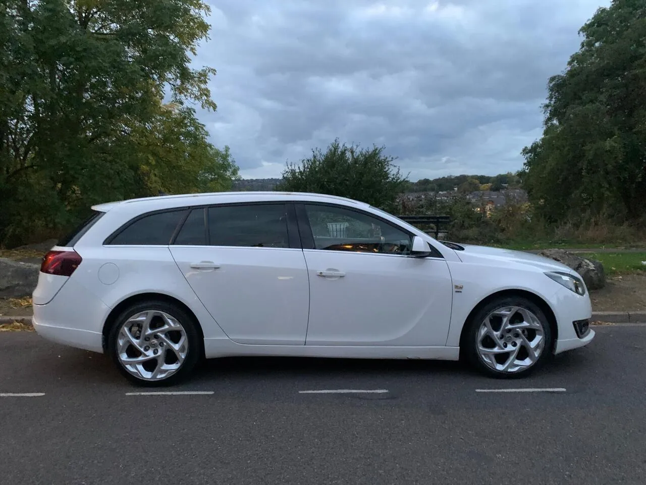 Vauxhall Insignia 2015 photo 2