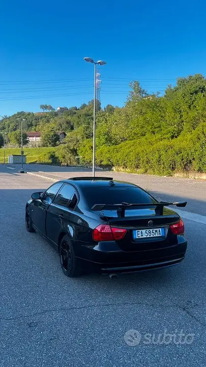 BMW 318D 2010 photo 4